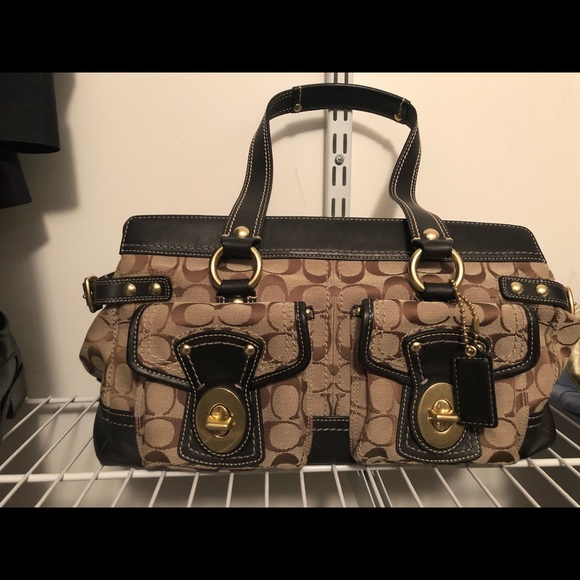 Handbags - Like new Coach purse